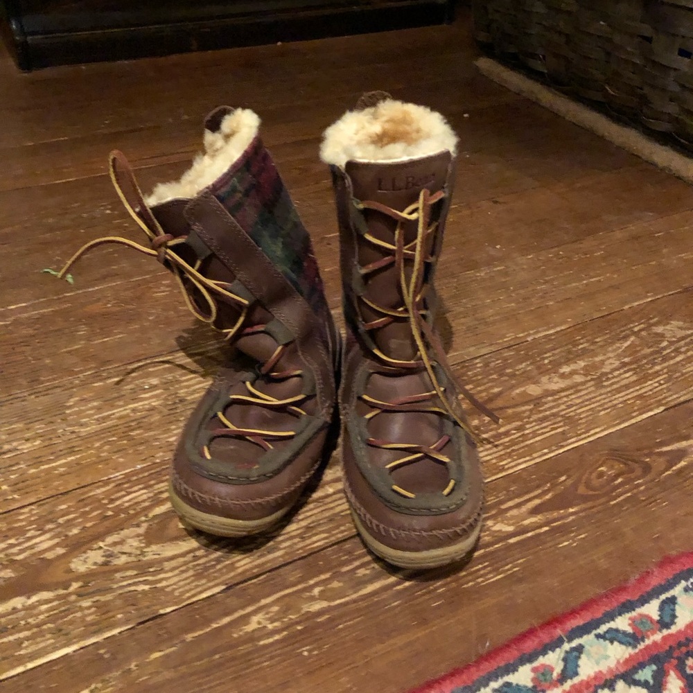 LL Bean shearling lined plaid moccasin boots.  Women’s size 8